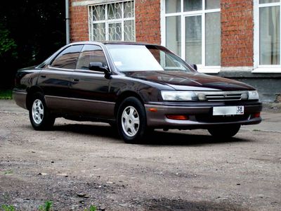 Автостекла Toyota Vista V30 c установкой в Москве